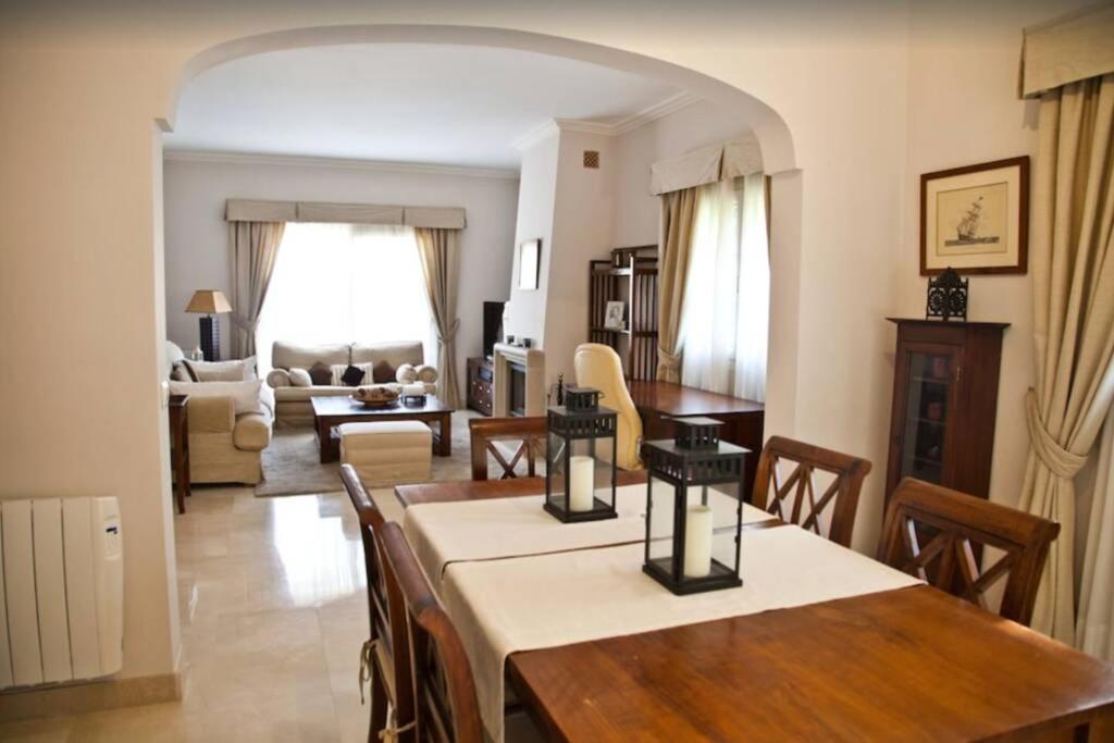 Casa Pinsa - Grosszuegiges Mediterran-stilvolles Mit Eigenem Pool In Puig De Ros Hébergement de vacances *
